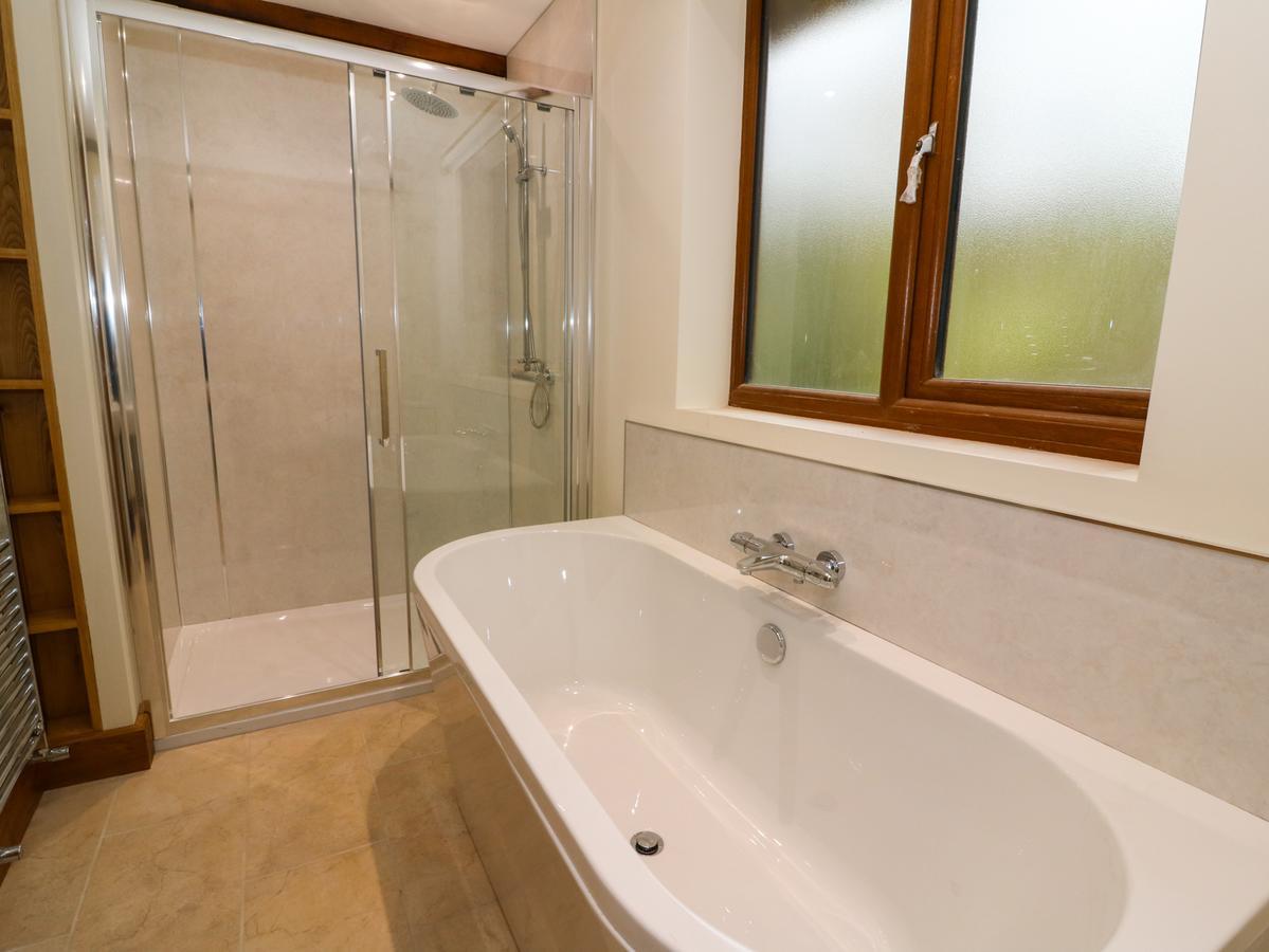 Ploony Hill Lodge Bleddfa Ngoại thất bức ảnh