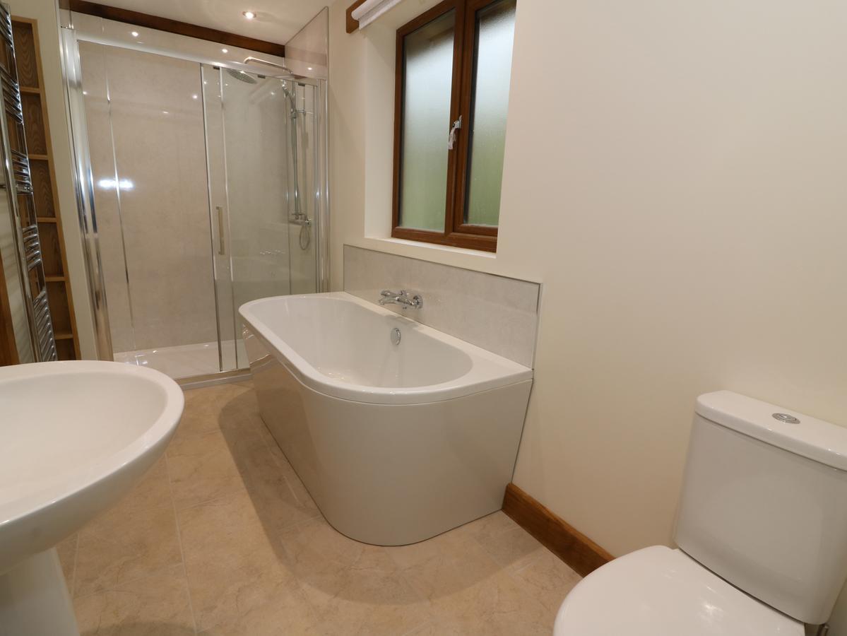 Ploony Hill Lodge Bleddfa Ngoại thất bức ảnh